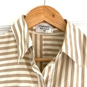 Vintage Chanel sleeveless cotton button up shirt. Size xs